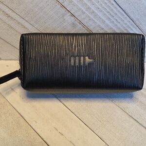 Mosley Tribes Zip Closure Glasses Case